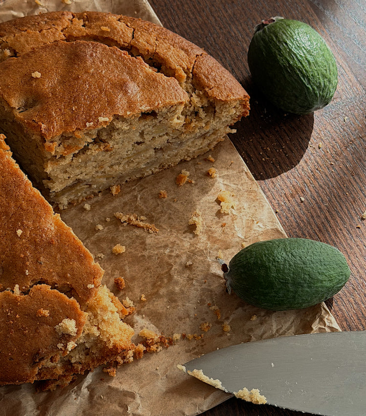 boring-feijoa-cake-by-l-onie-bouchet